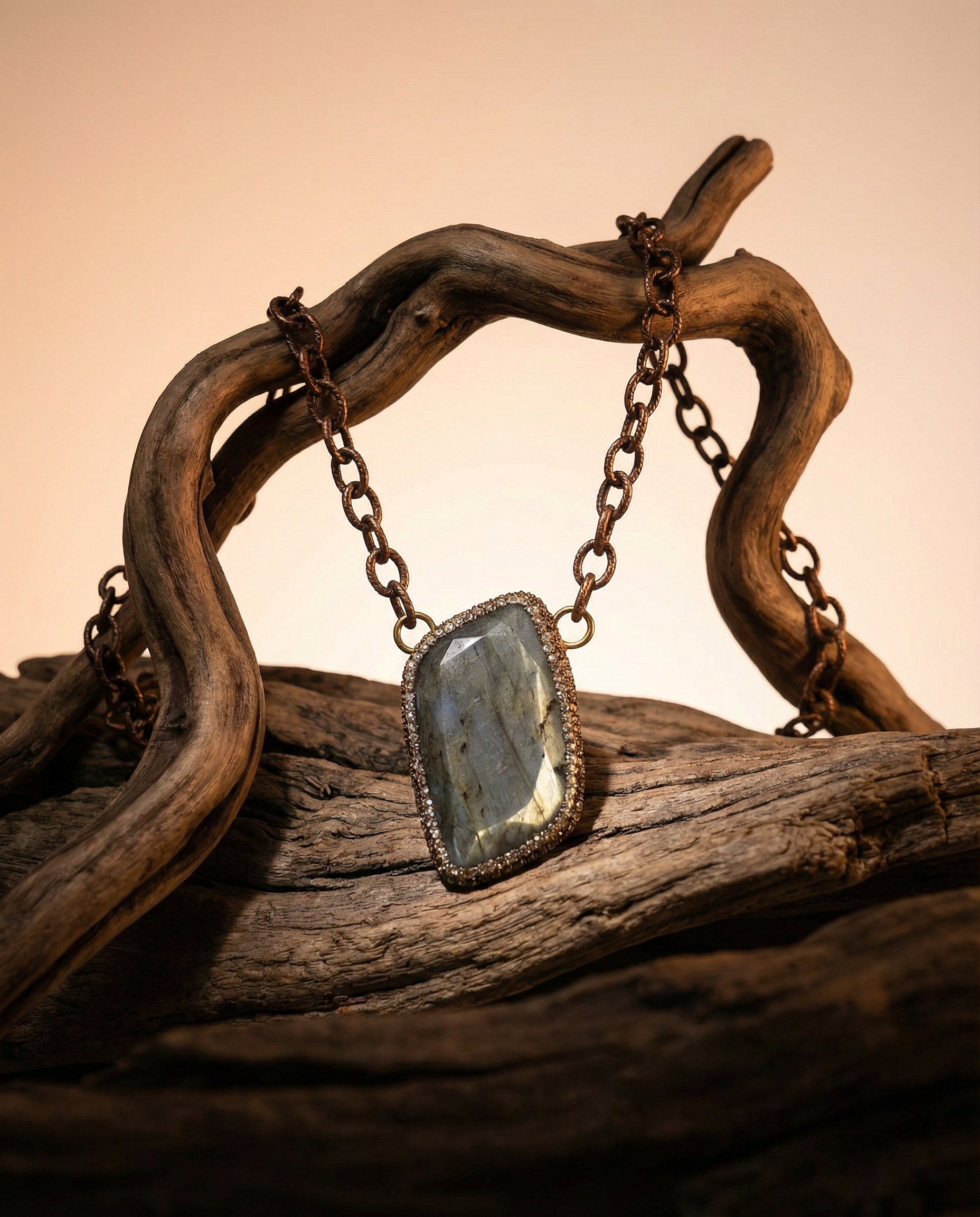 PHOEBE´S - Wholesale Pendant/Charm Necklace - Large Natural Labradorite Necklace with Bronze Chain1