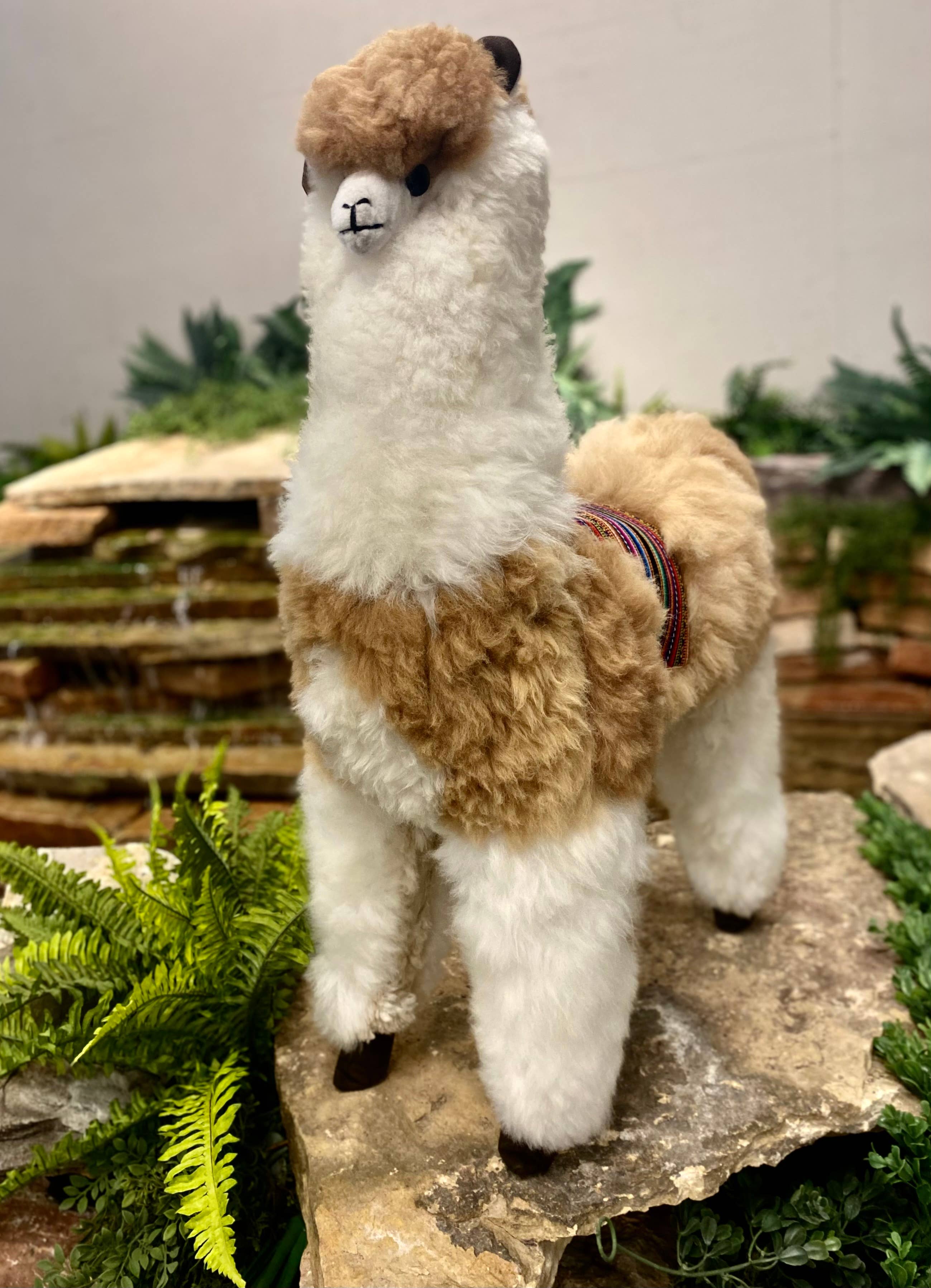 Blossom Inspirations – wholesale Fyllda/plyschleksaker - Barn och baby – Stående alpaca-leksak16