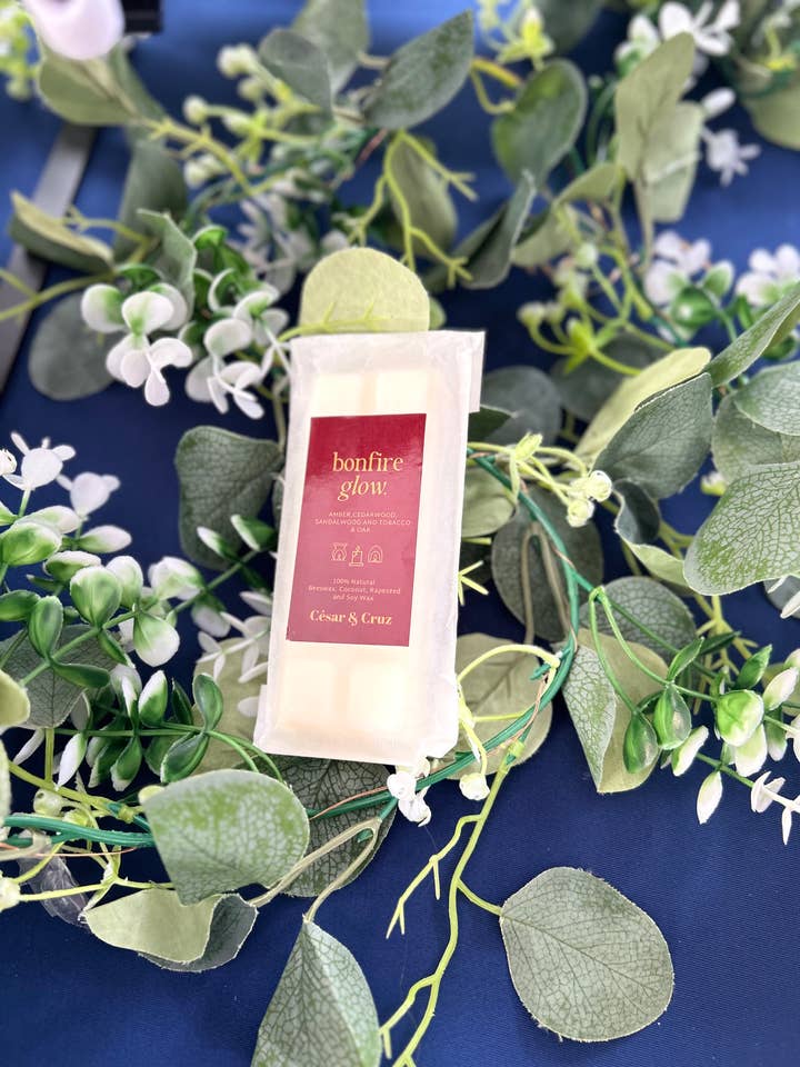 Bonfire Glow Wax Snap Bar Melts
for wholesale by César & Cruz