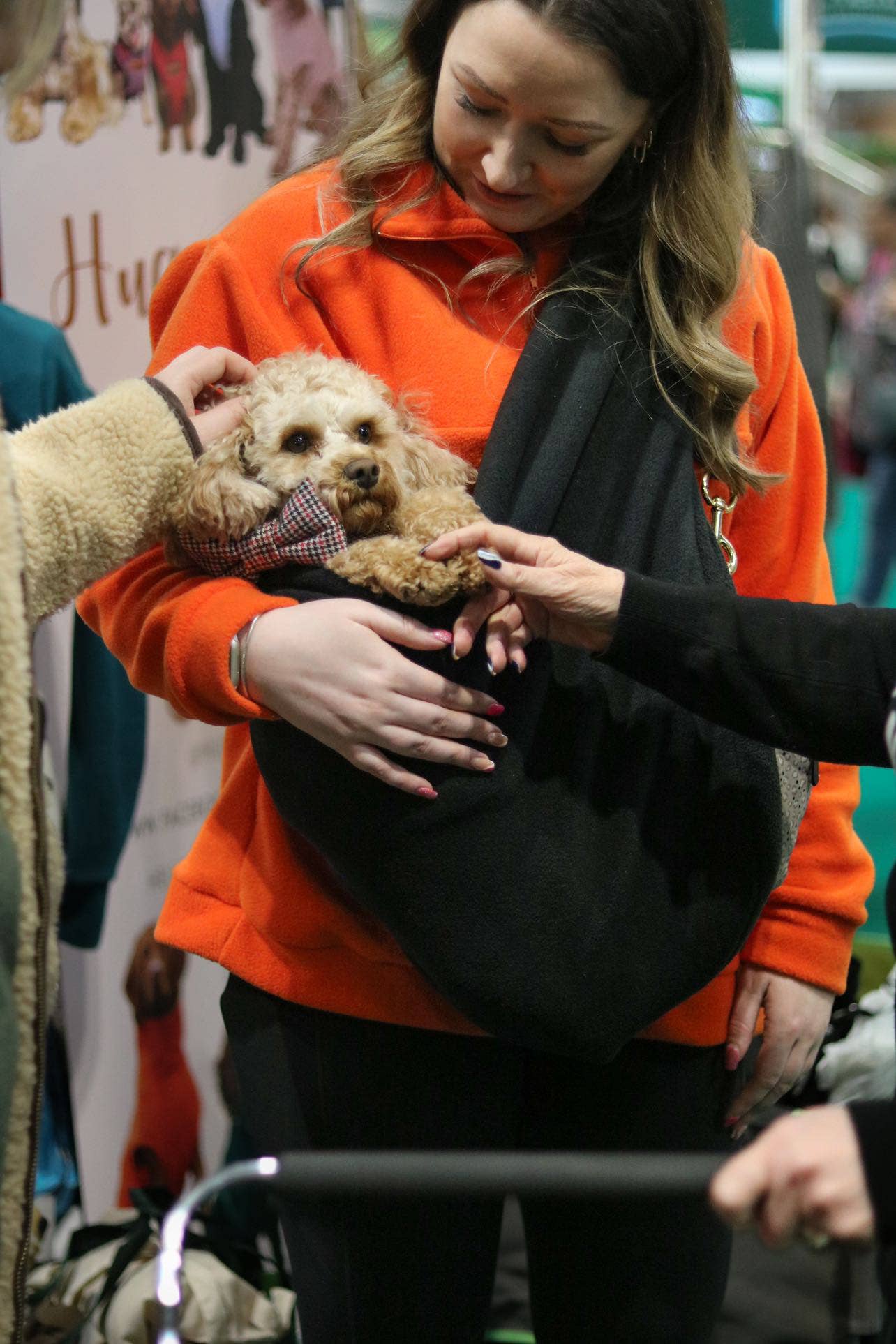 Hugo and Ted Ltd - Vente Caisse de transport – chien - Écharpe porte-chien en polaire6