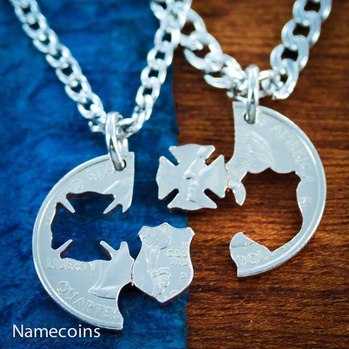 Feuerwehrschild und Polizeimarken-Halsketten, Paar-Schmuck für den Großhandel von NameCoins