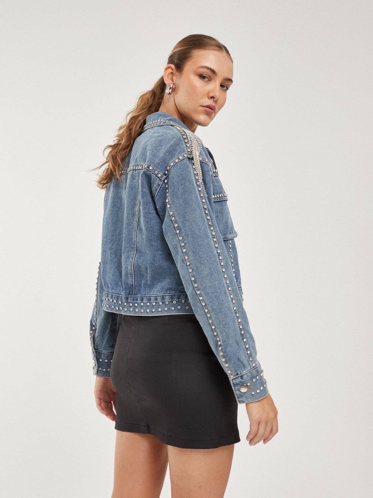 SWEET MAGIC MODA Y COMPLEMENTOS – wholesale Denim jacket – Women's – FRINGED DENIM JACKET1