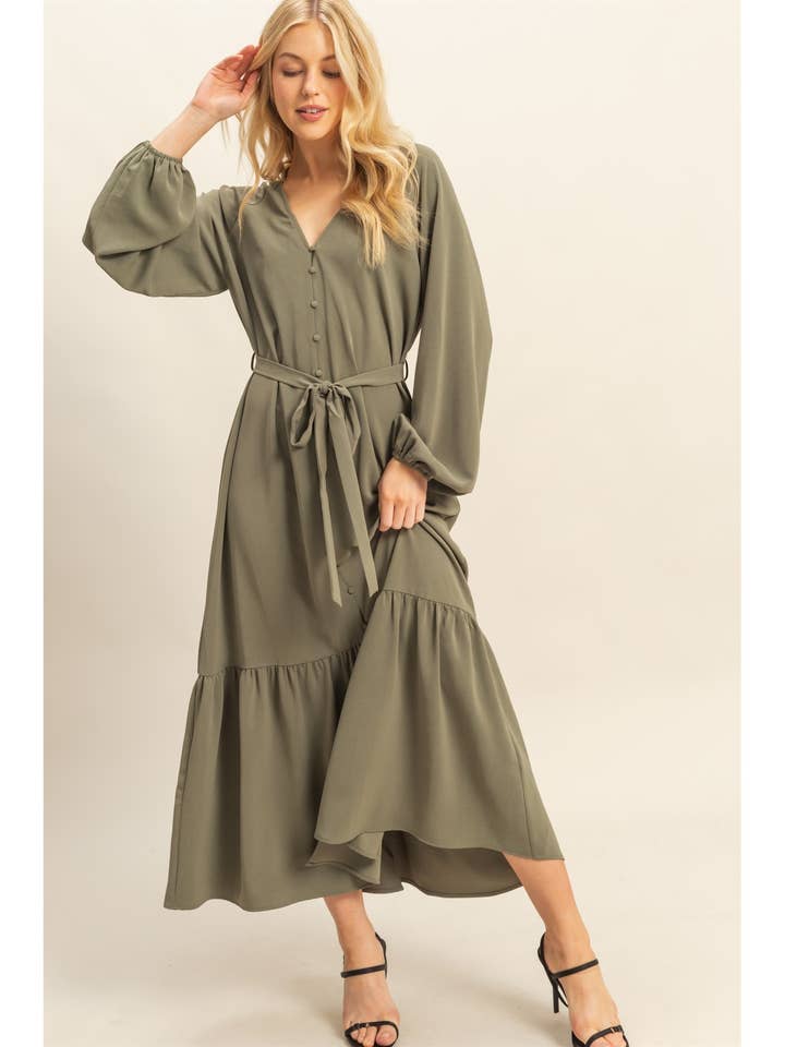 Elegant midiklänning med långa ärmar och knyt i midjan för wholesale av HYFVE