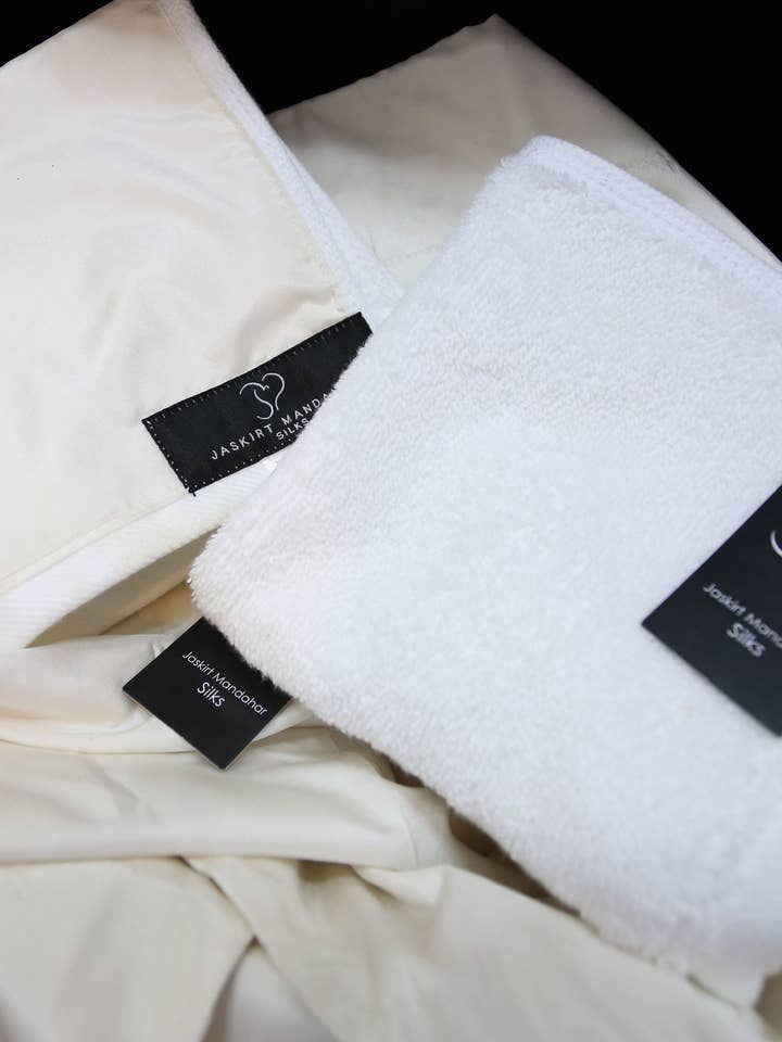 Silk Bamboo Hydrating Face Towel for wholesale by Jaskirt Mandahar Silk