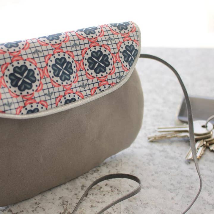 Gray checkered pocket bag for wholesale by Sabrina Trefle