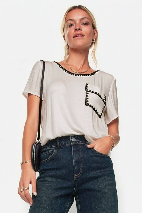 Naked Zebra - Vendita all'ingrosso Camicetta - Donna - Blusa a maniche corte con punto coperta17