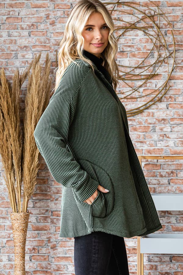 7th Ray – Großhandel Hemdjacke/Shacket – Damen – Solide Rippe Knopfleiste Seitentaschen Langarm Shacket T525622