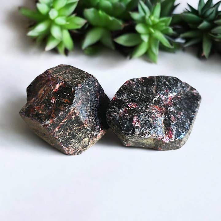 Garnet Tumbled Stone – Strength and Passion for wholesale by Magic Moon