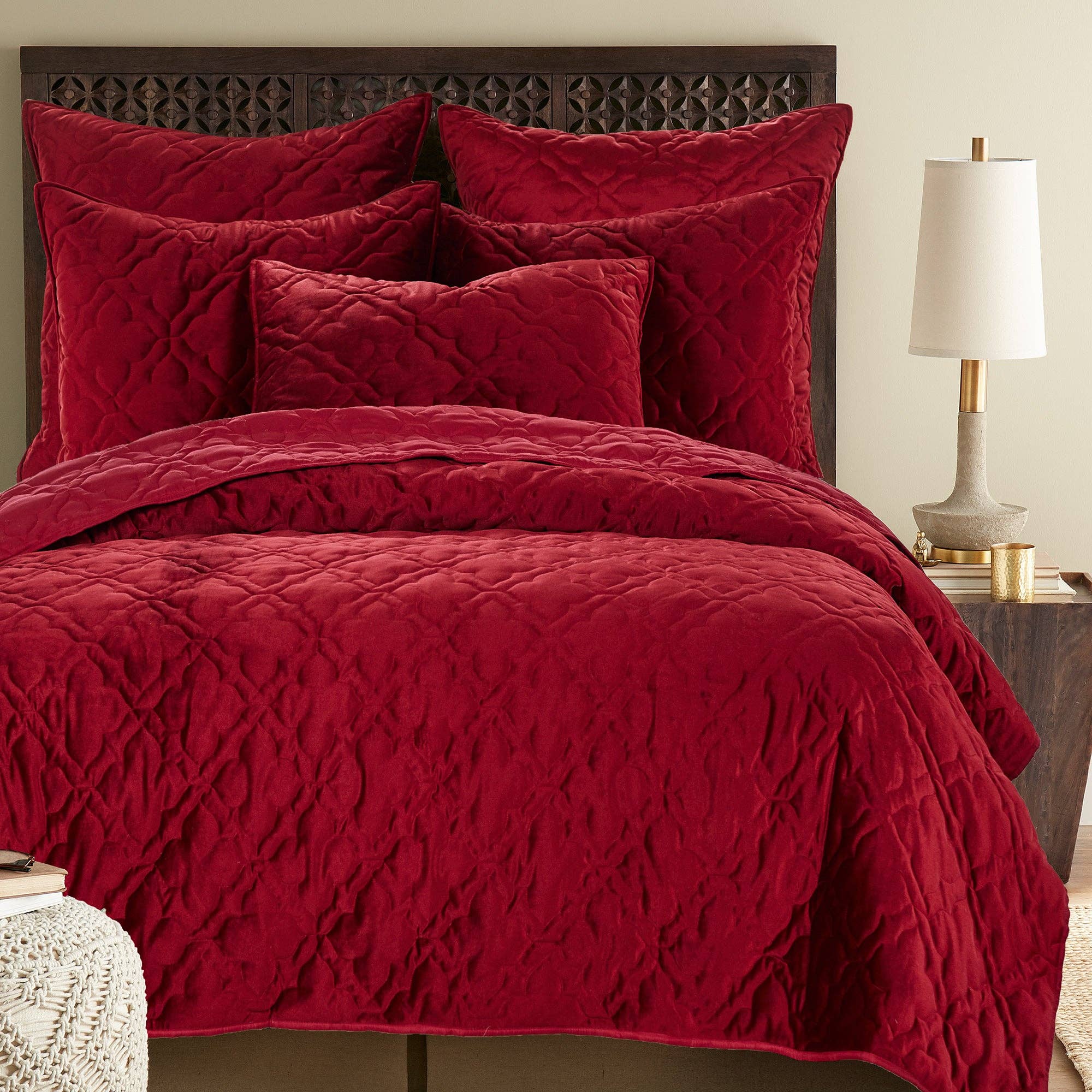 Rood BH Caserta dekbed in fluweelrood voor groothandel op Faire2