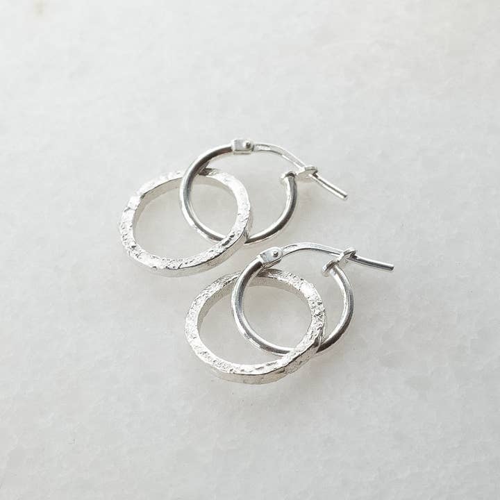Mélanie Pigeaud Jewelry – Engroshandel Hængeøreringe og creoløreringe – Cirkel af empower øreringe