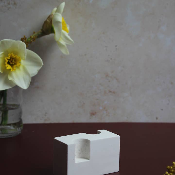 Rekha Maker - Wholesale Candle Holder - MINIMAL Jesmonite Candle Holder