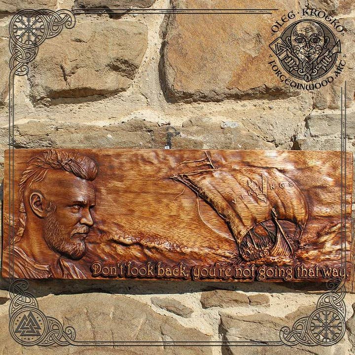 RAGNAR. Superbe œuvre d'art viking. pour la vente par Forged In Wood