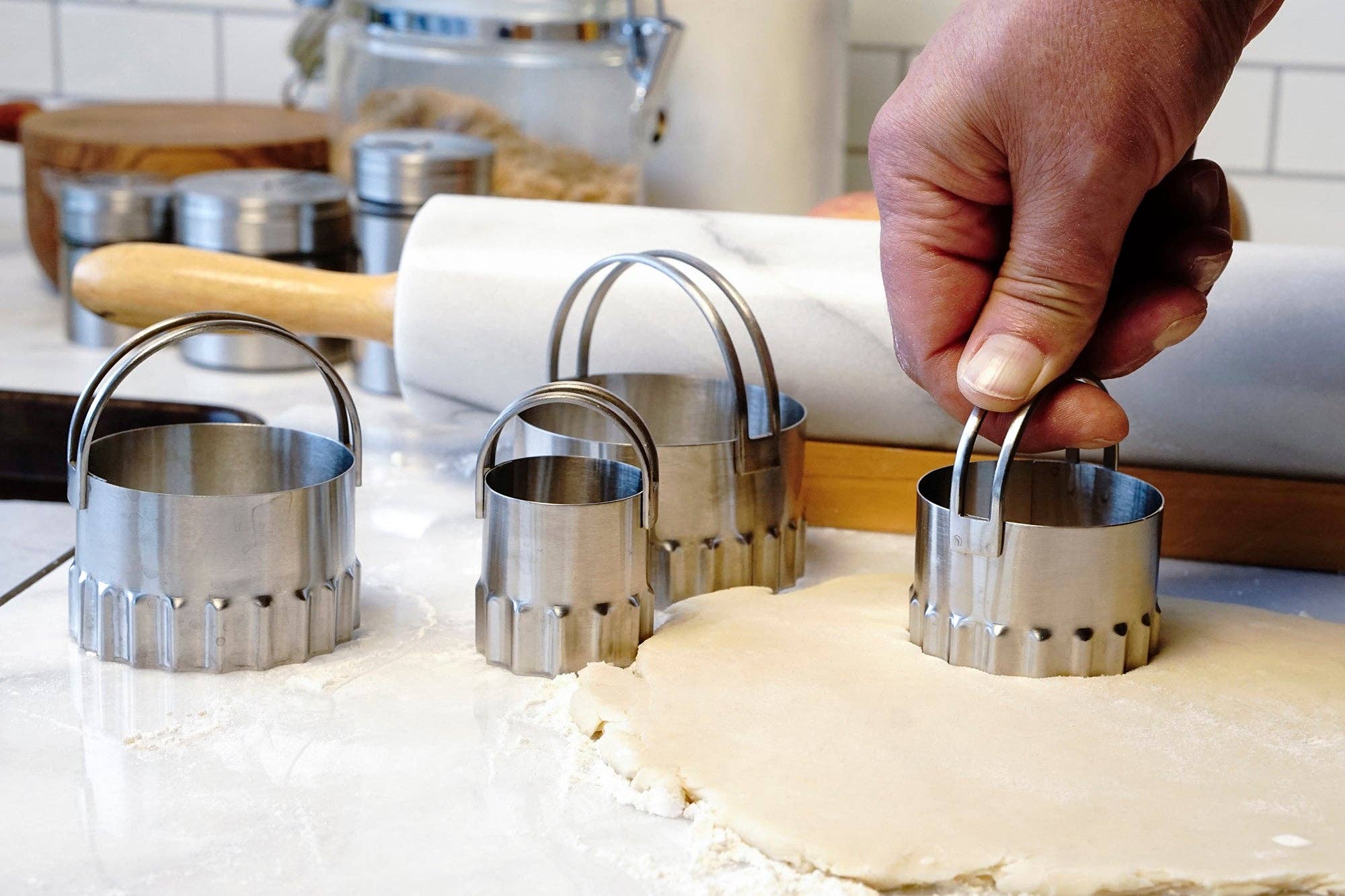 RSVP International - Wholesale Cookie Cutter - Biscuit Cutters - Round Rippled Set Of 46