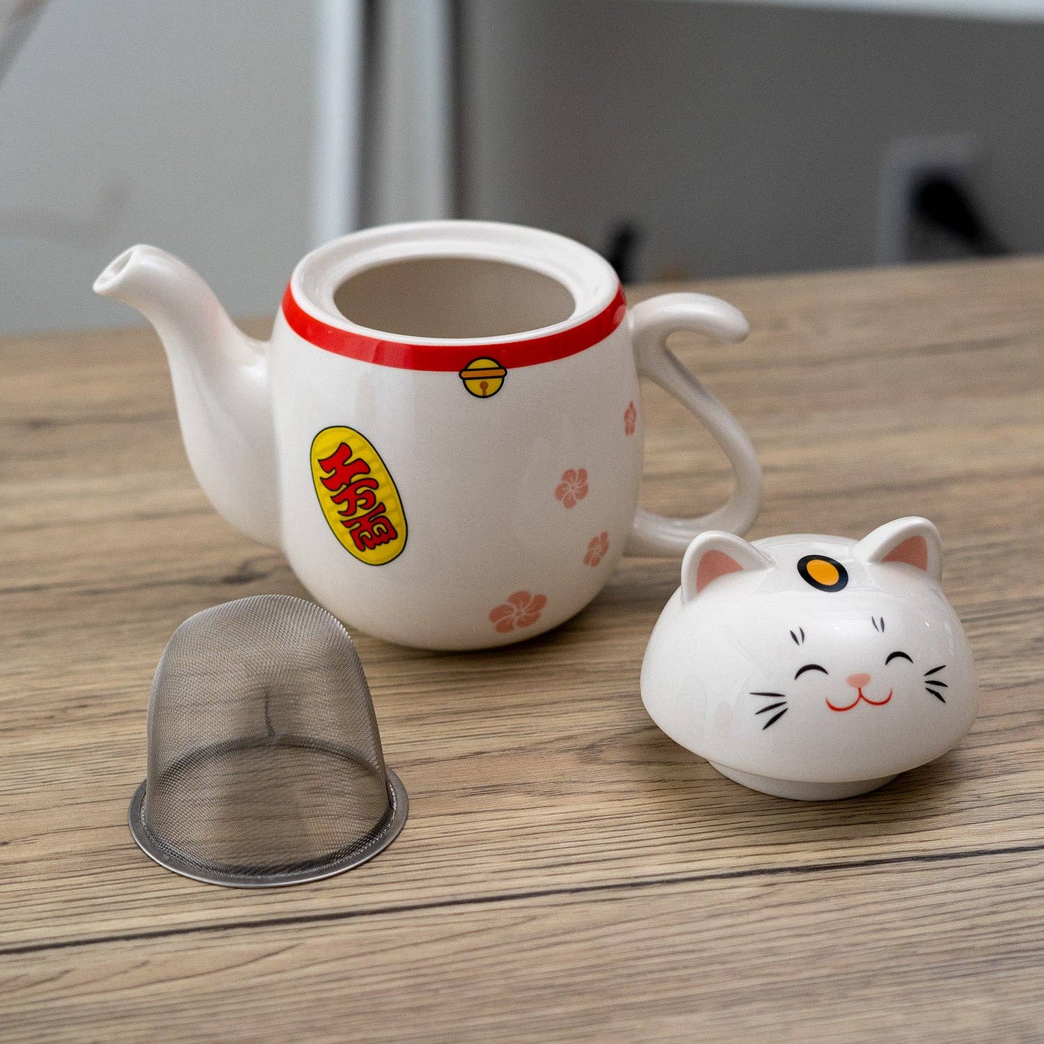 Urban Tokyo - Wholesale Tea Pot - 22oz 6"H Lucky Cat Tea Pot (1/12)2