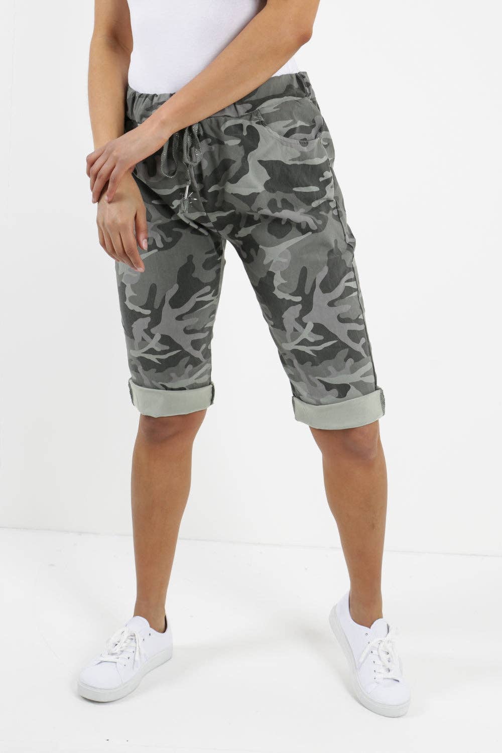 Miss Bold – wholesale Shorts – Women’s – Italian Camouflage Magic Chino Shorts121