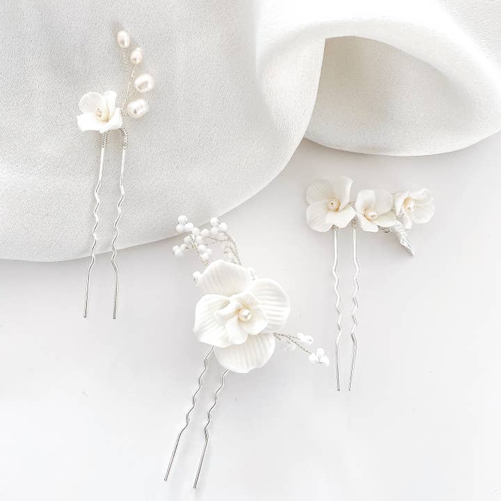 Nicholls Jewellery - Wholesale Hair Pin - Porcelain White Flower, Silver leaf, Pearl Pins x 33