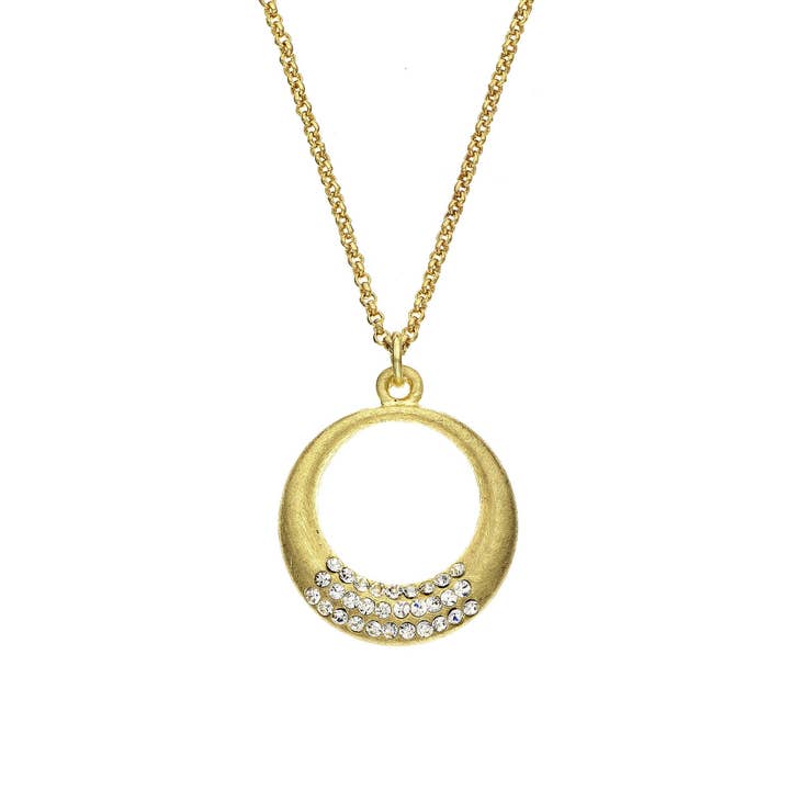Collana con ciondolo a cerchio aperto color oro ornata con cristalli per la vendita all'ingrosso da parte di Luxe on Main LLC