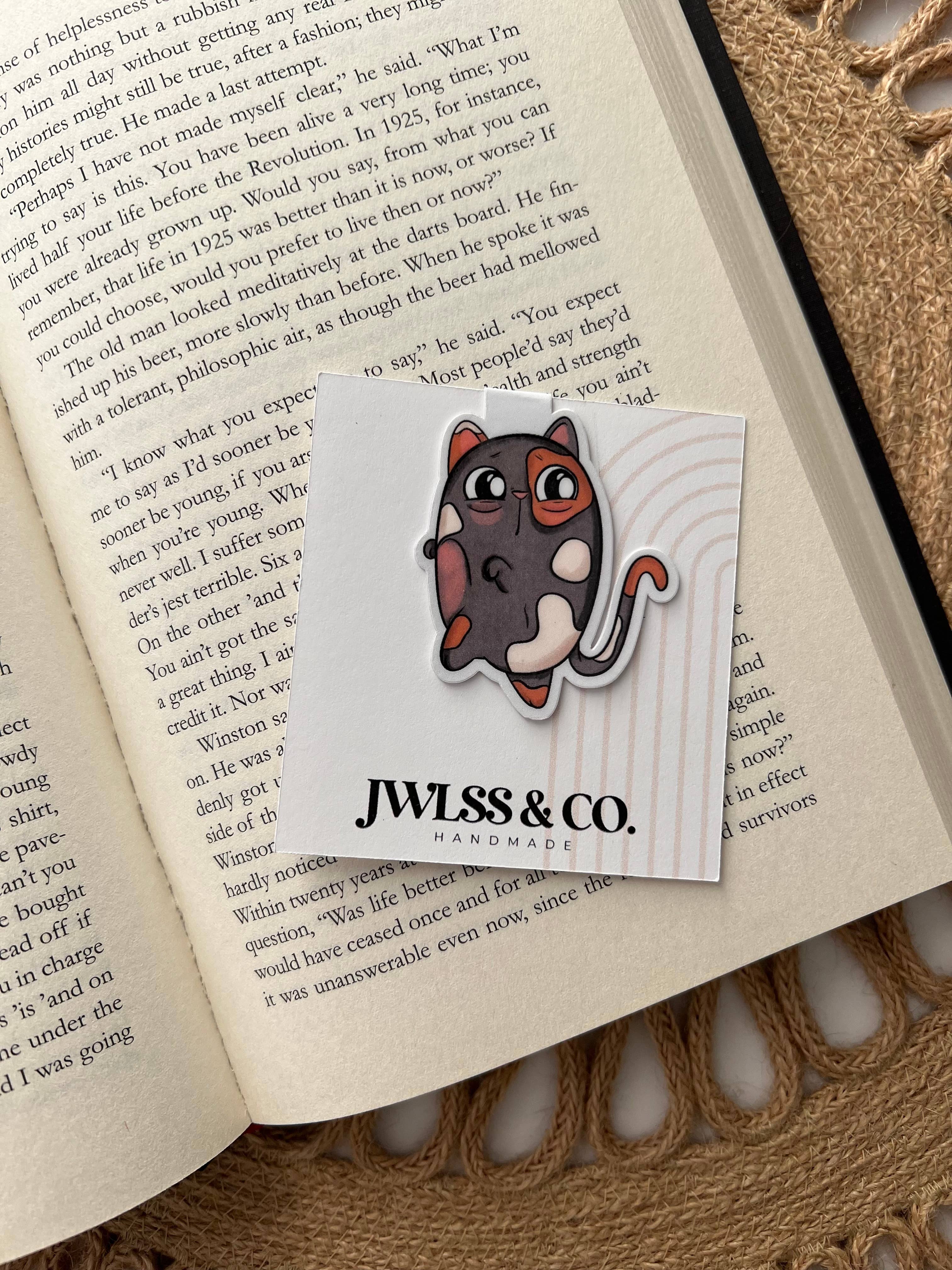 Jwlss and Co. – wholesale Bookmark – Cute Chubby Cat Magnetic Bookmark0