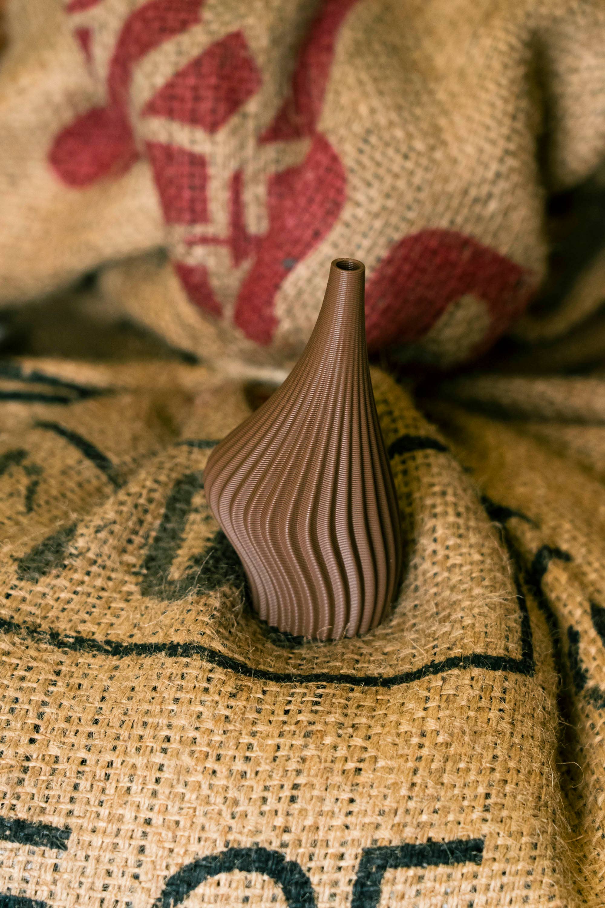 Atelier mahd – wholesale Vase – Eco-Responsible Design Vase Made in France Coffee Bean3