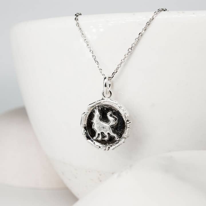 Collier Totem Loup pour la vente par Mackenzie Jones Designs