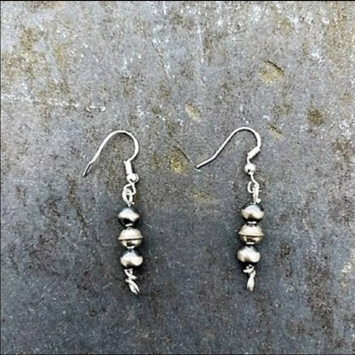 Boucles d'oreilles perles Navajo artisanales pour la vente par Ella Elisabeth Designs
