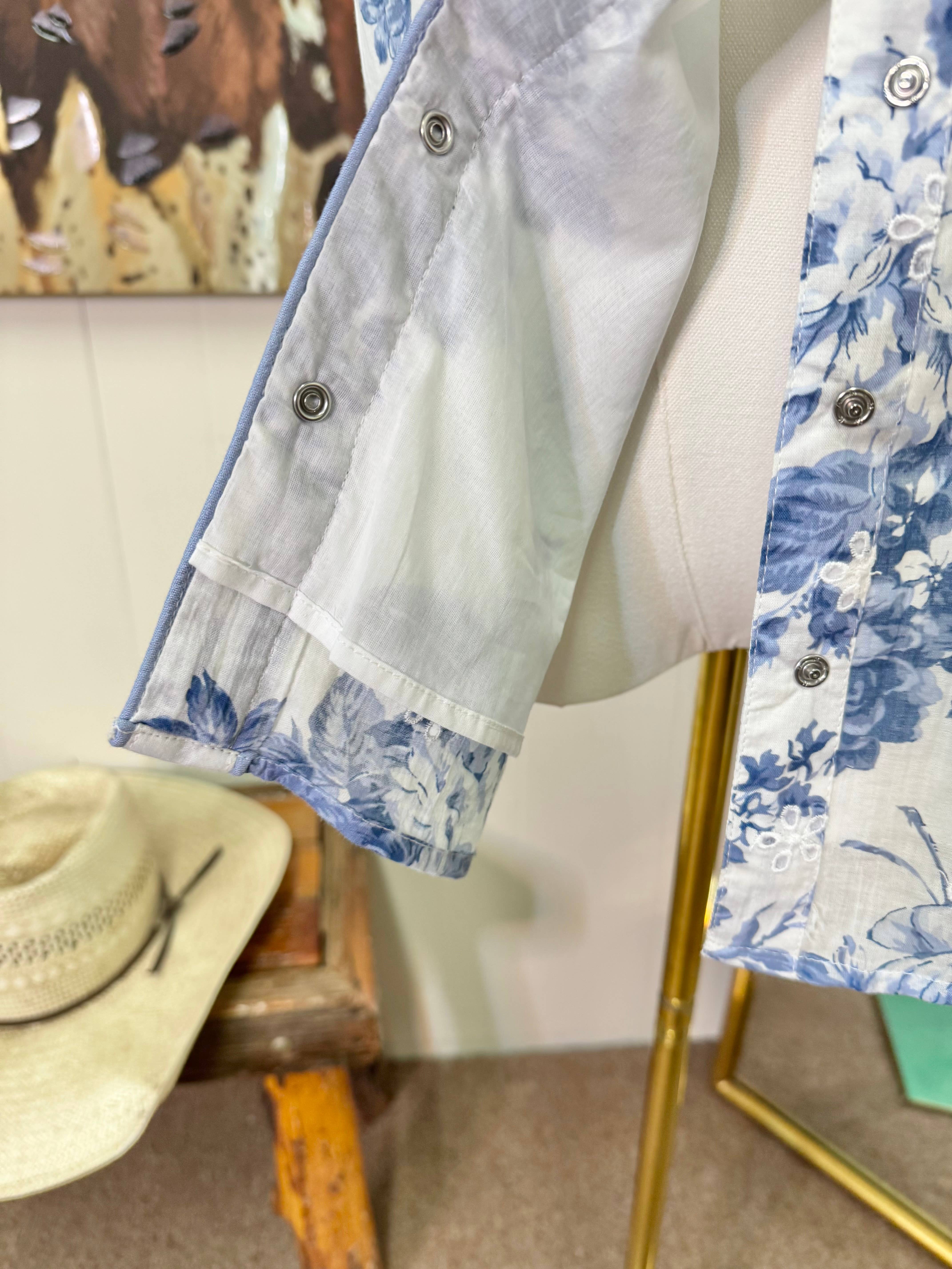 Rockin A Design - Vendita all'ingrosso Camicia button down - Donna - Blusa occidentale a maniche corte con bottoni a pressione e motivo floreale elegante.2