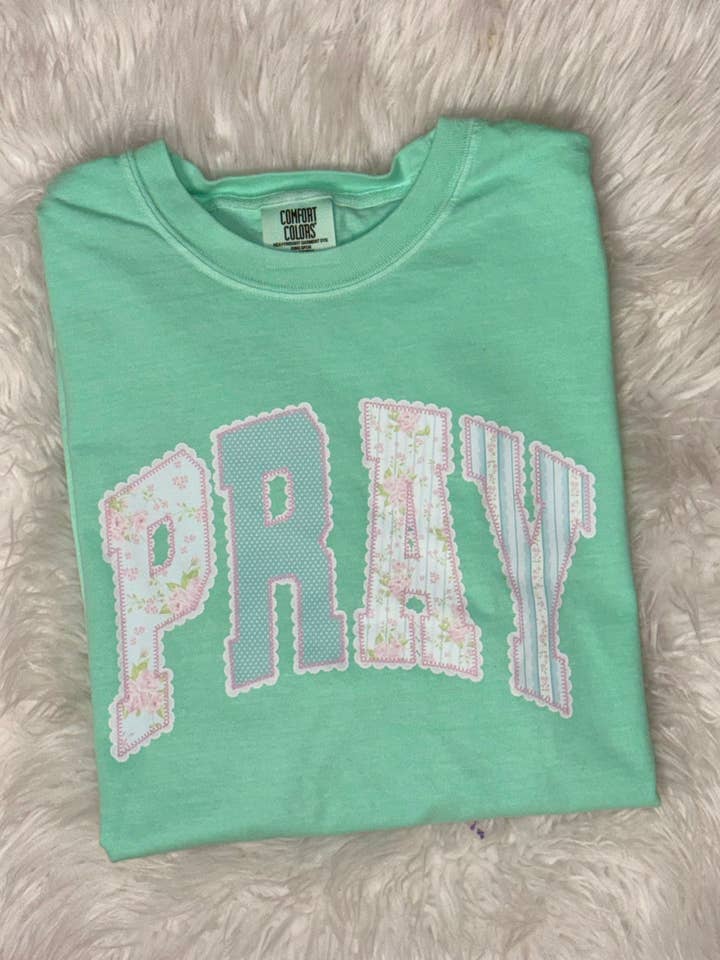 Pray Comfort Colors T-Shirt für den Großhandel von CCs Customs LLC