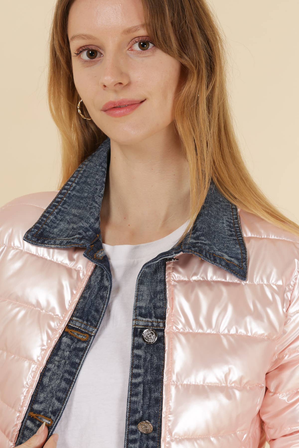 Attrait Paris - Wholesale Pufferjack - Dames - Kenza metalen jeansjack van twee materialen61