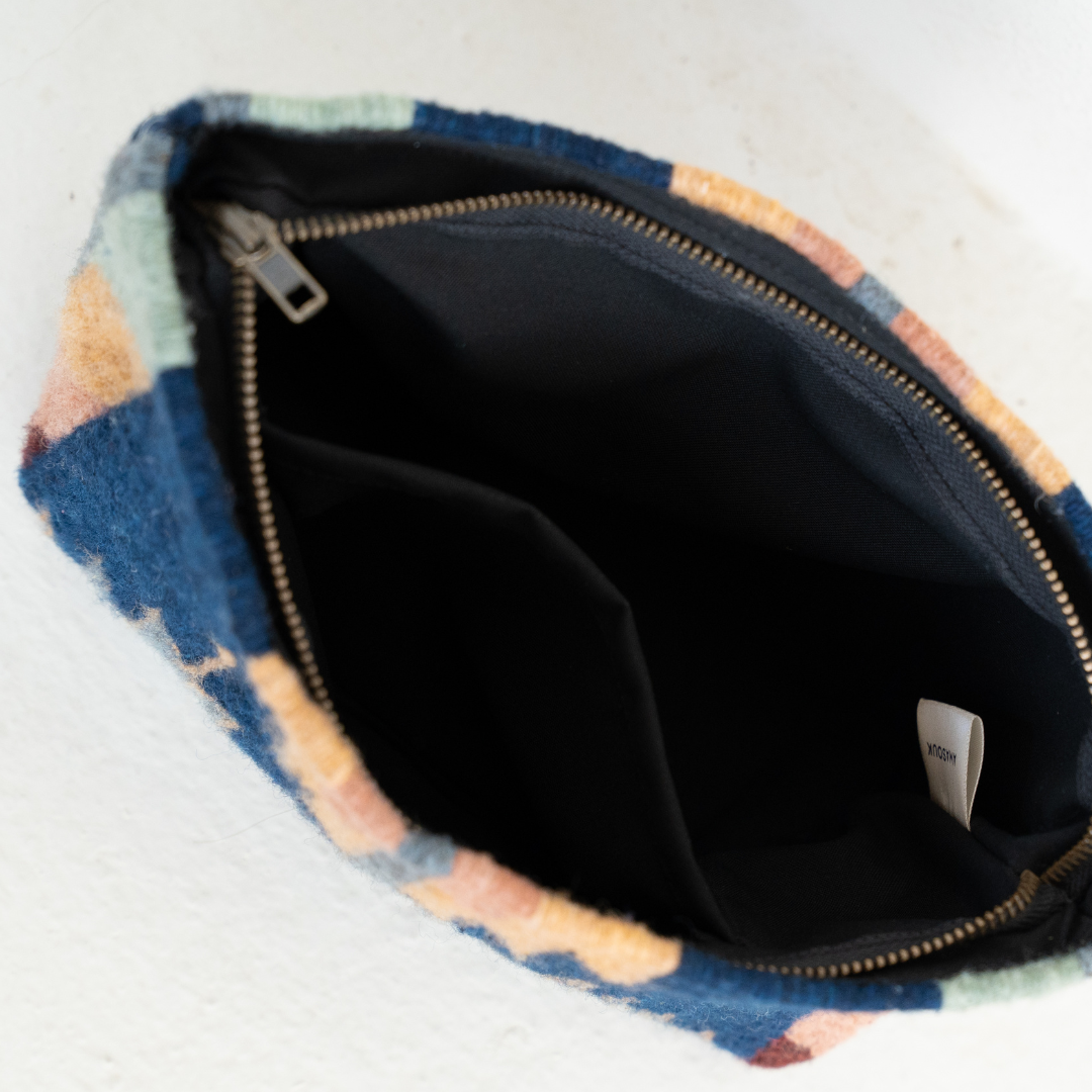 AMASOUK - Wholesale Pouch - Women's - Wild River Pouch2