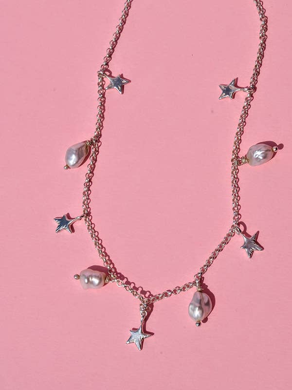 Annoushe jewelry - Vente Colliers à pendentif - Collier ras du cou avec perles irrégulières et étoiles0