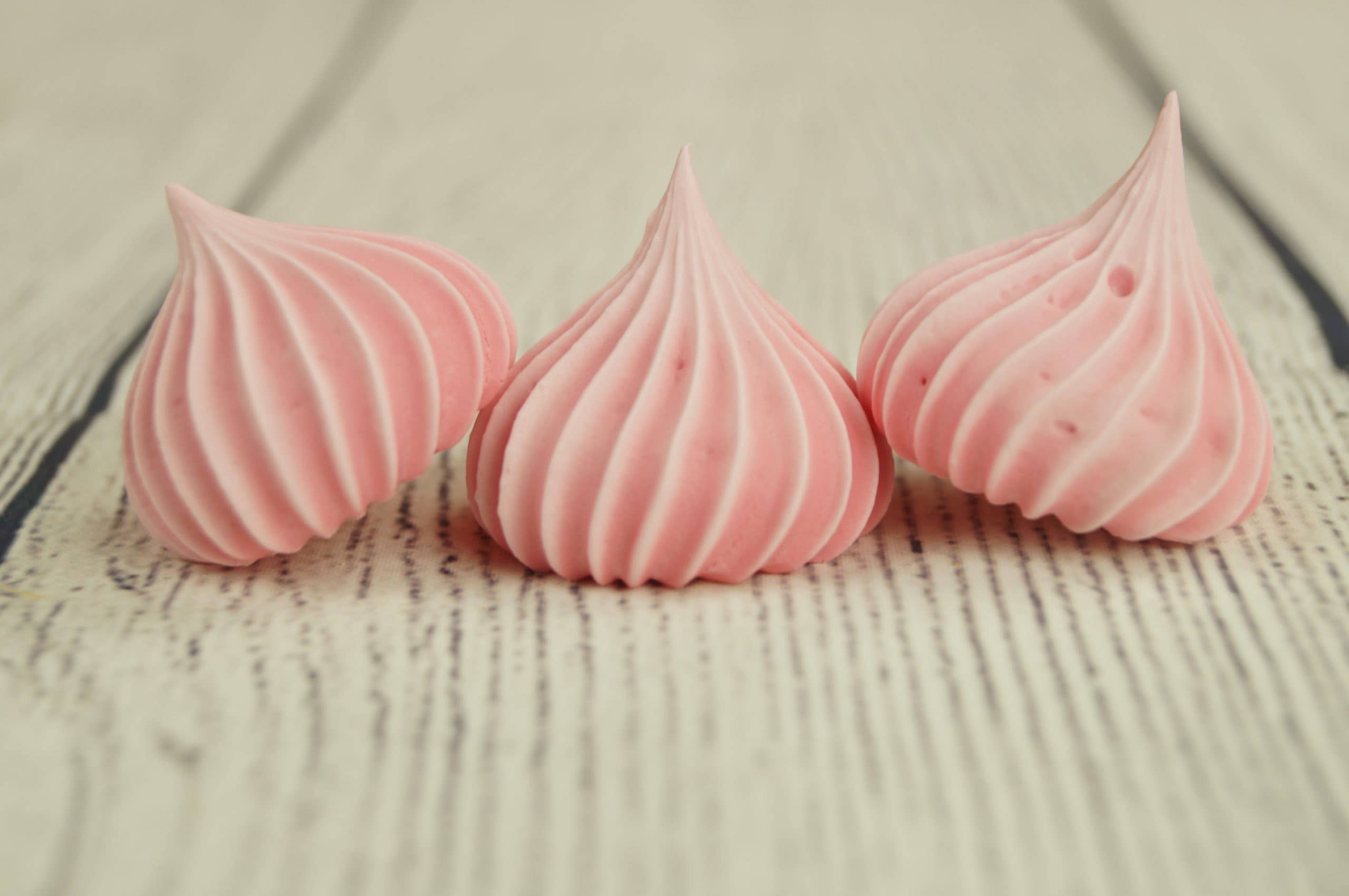 Ma Meringue - Wholesale Cookie - Pink meringues4