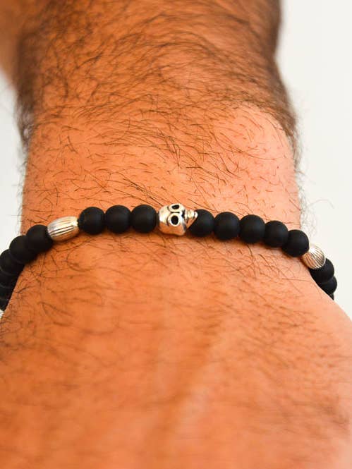 Bracelet Homme, Bracelet Crâne Humain, Bracelet Perlé pour la vente par Christina Christi