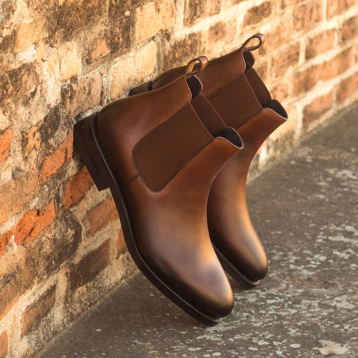 Monza Chelsea-Stiefel aus italienischem Leder für Herren in Mittelbraun für den Großhandel von DapperFam