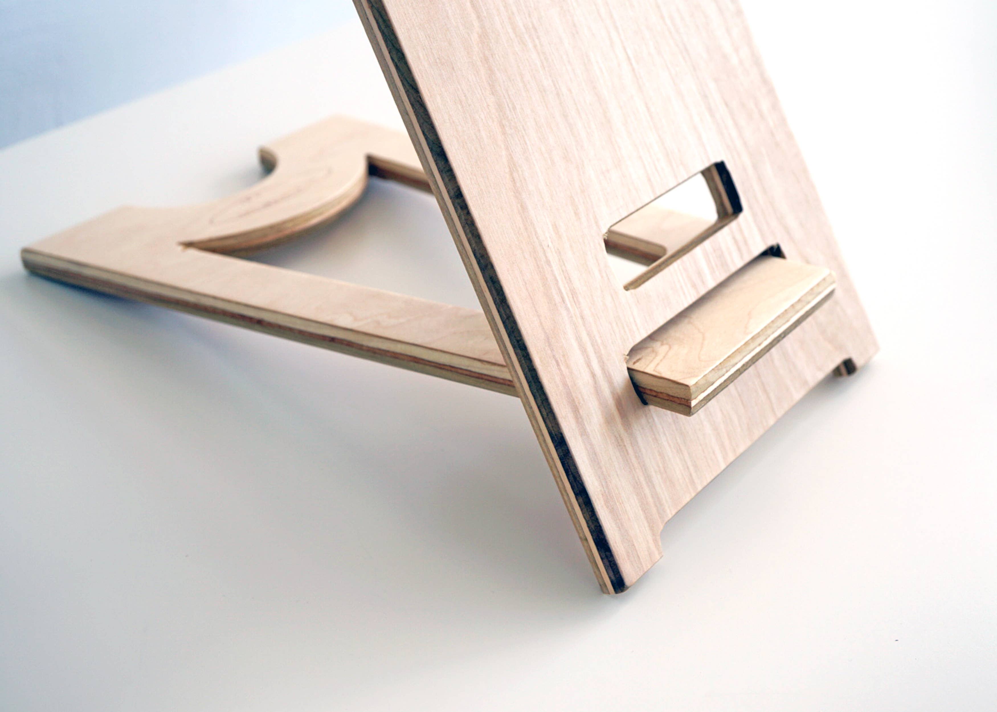 The Pretty Pickle - Wholesale Retailer Display Stand/Case - Display Stand3