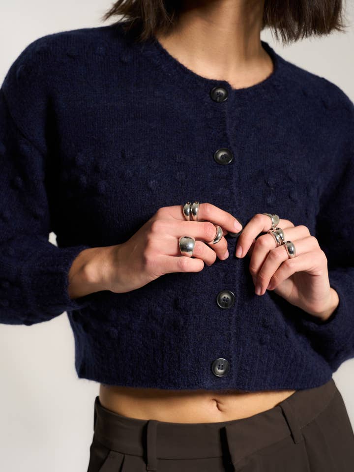 Cardigan Jolie - Blu Navy per la vendita all'ingrosso da parte di Callahan Knitwear