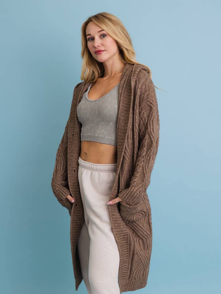 Leto Accessories – wholesale Kofta - Dam – Kabelstickad kofta med huva med stora knappar