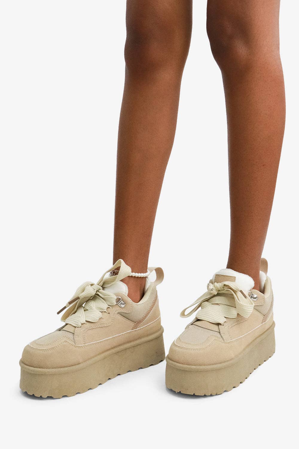 Lemonade Shoes - Wholesale Lifestyle Sneakers - Women's - POPULARITY - Plush Platform Sneaker w/ Thick Laces1