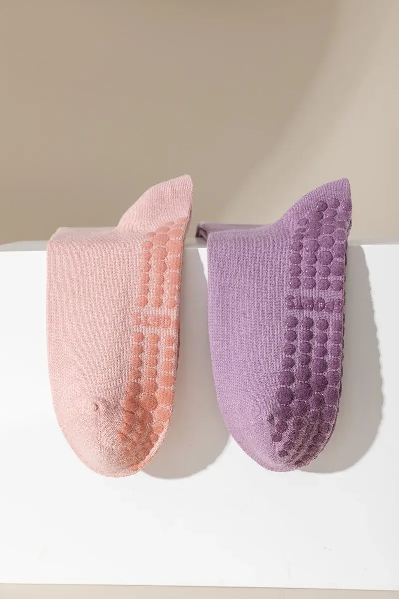 Mescola 9 colori Calze antiscivolo per yoga e pilates in vendita all'ingrosso su Faire5