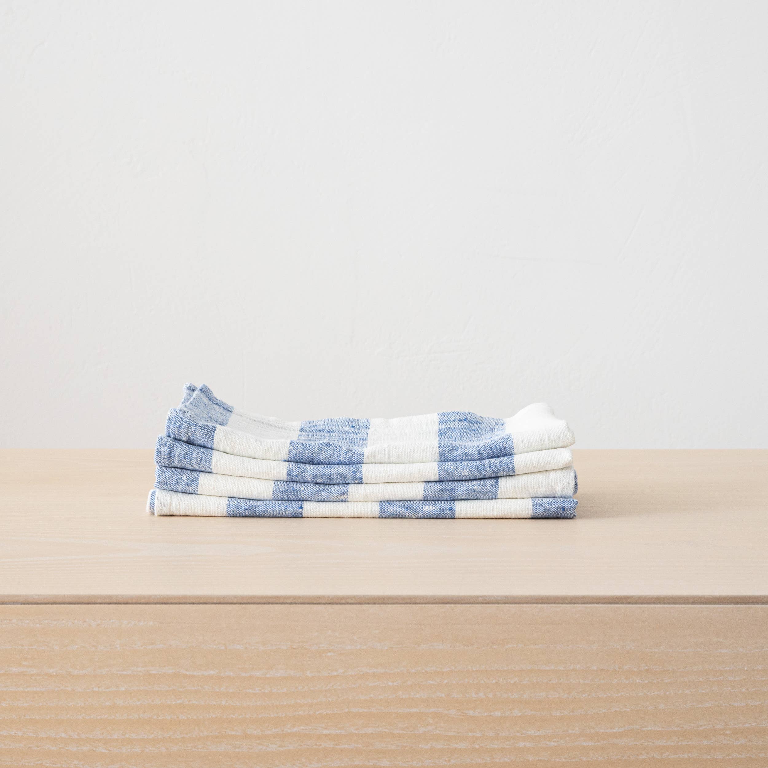 LinenMe - Wholesale Dinner & Cloth Napkin - Linen Napkin Off White Blue Philippe, Striped Washed Linen10