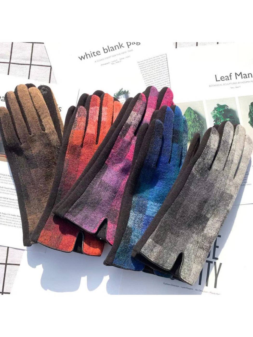 Funkyrel® Atzbranding Limited - Wholesale Gloves - Women's - Gloving - Winter Touchscreen Gloves with Plaid Patterns5