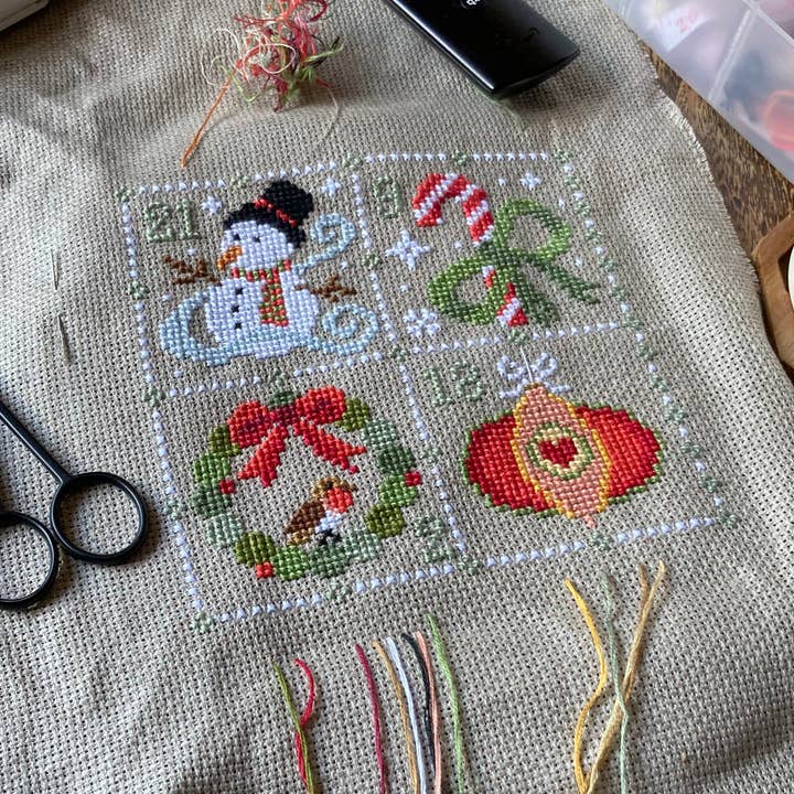Love Poppet - Wholesale Embroidery/Cross Stitch Supplies - Feeling Festive Advent - Kit4