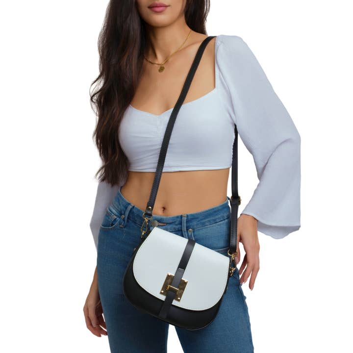 SAC BANDOULIÈRE EN CUIR ITALIEN AUTHENTIQUE GF2050 pour la vente par German Fuentes Handbags