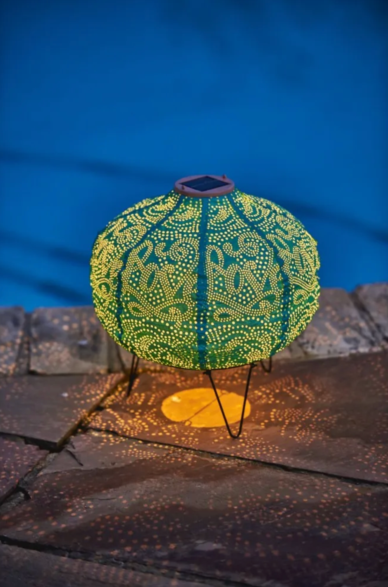 Lumina Of London AU - Wholesale Outdoor/lawn light - Outdoor LED Solar Lanterns2