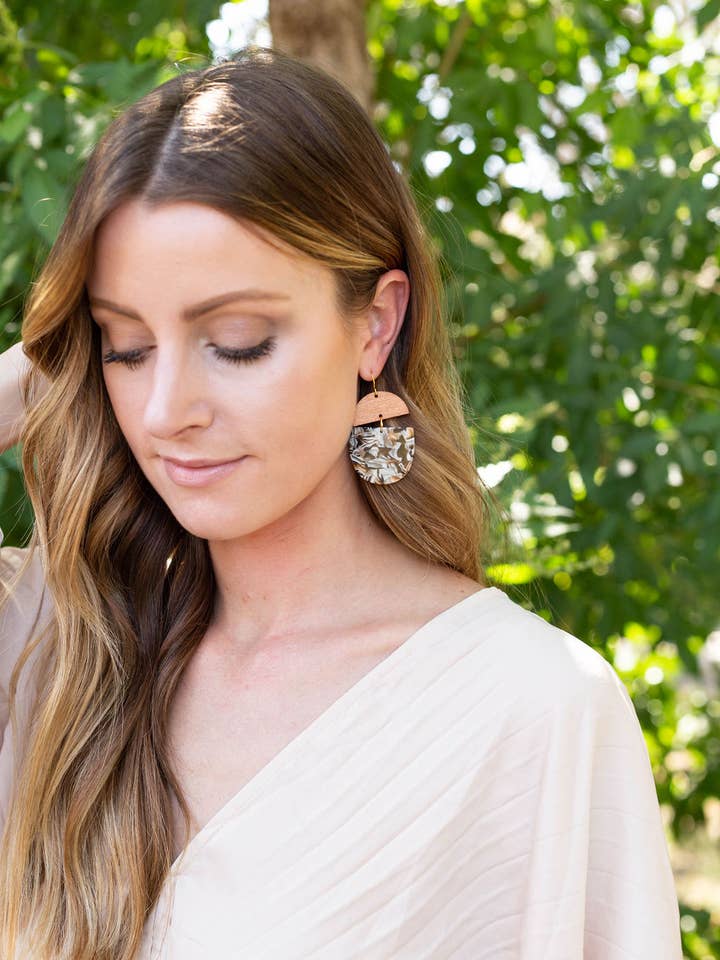 Gouttes décoratrices en bois et acrylique pour la vente par Baubles by B