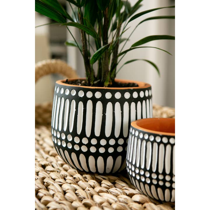 7.25 in. Timberon Planter - Black (6 Per Case) for wholesale by Jackson Pottery
