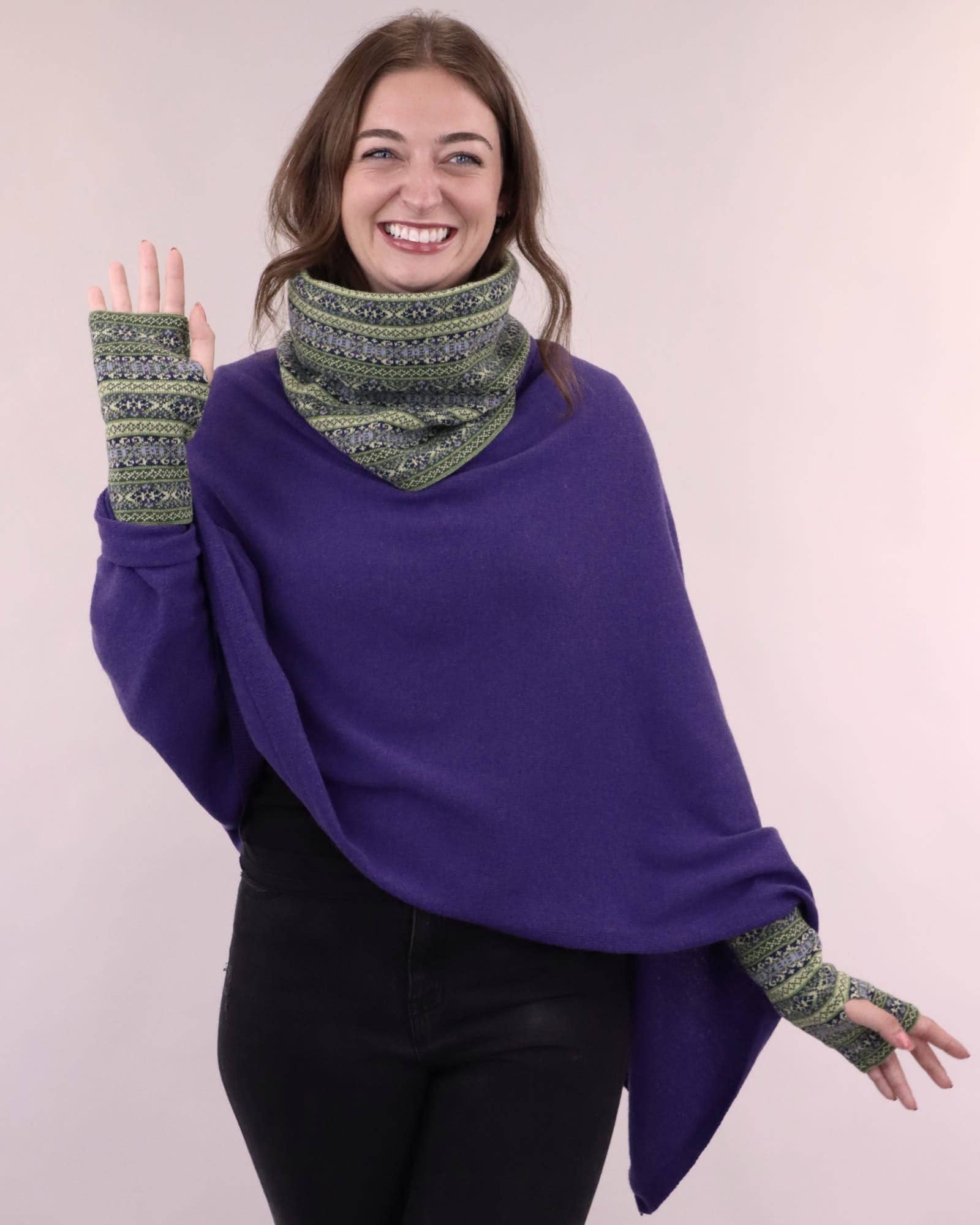 Cadenza Italy Ltd – wholesale Hand warmer – Cashmere Blend Fairisle Wrist Warmers8