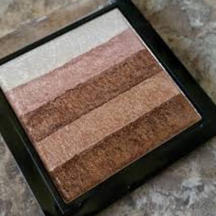 VIAI Beauty - Wholesale Makeup Highlighter - REVOLUTION Vivid Shimmer Highlighter3