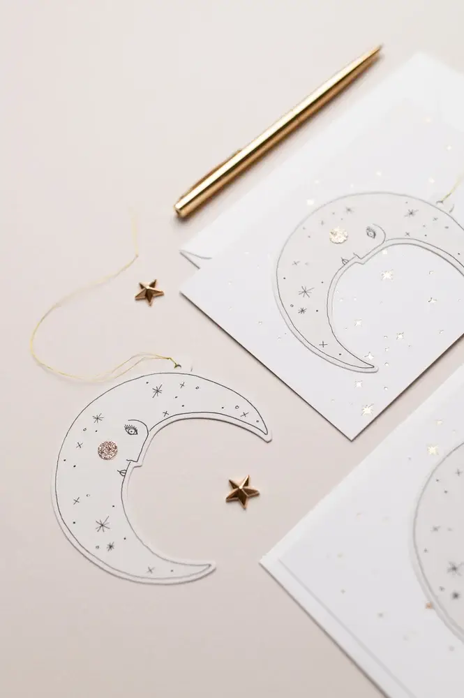 Katie Housley – wholesale Stationery/notecard set – MOONFACE PAPERCUT DECORATION WITH POSTCARD AND ENVELOPE3