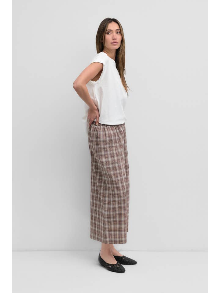 MOD REF - Vendita all'ingrosso Maglietta - Donna - The Remy Top | T-shirt a tunica muscolare con maniche arrotolate4