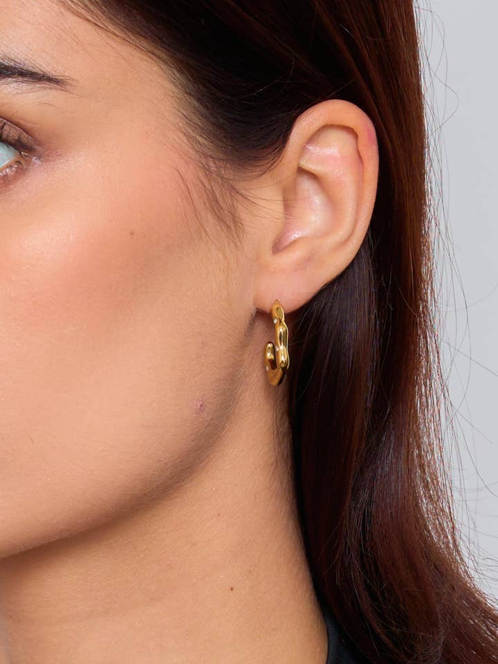 Rhinestone halvbåge örhängen 124AQ70 för wholesale av BYREN | ÉLINE L'ATELIER